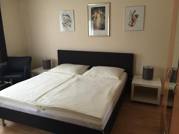 Hotel Restaurant Zagreb : photo 1 de la chambre chambre double