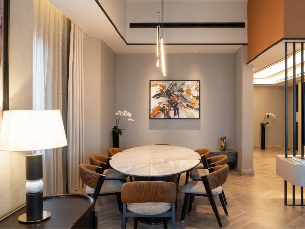 Sheraton Mall of the Emirates Hotel, Dubai : photo 4 de la chambre suite royale 1 chambre - accès au salon club avec petit-déjeuner, cocktails en soirée, boissons sans alcool et canapés