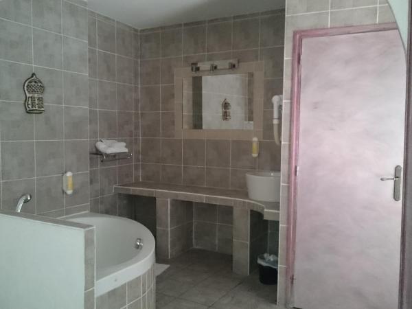 Hotel Le 5 : photo 9 de la chambre chambre double supérieure