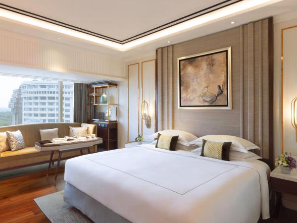 Taj MG Road Bengaluru : photo 4 de la chambre deluxe room pool view king bed