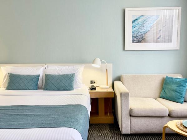 Coogee Sands Hotel & Apartments : photo 8 de la chambre studio lit queen-size de luxe 