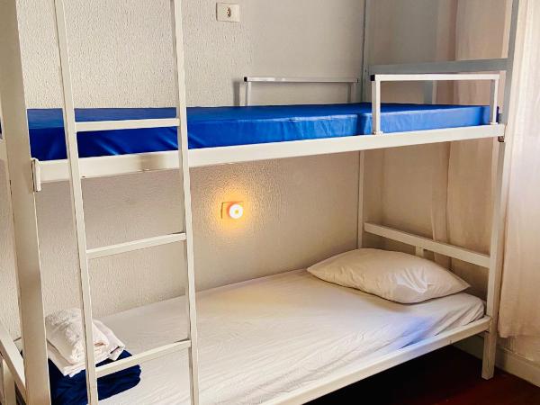 Galeria SP Hostel : photo 3 de la chambre chambre double avec toilettes communes