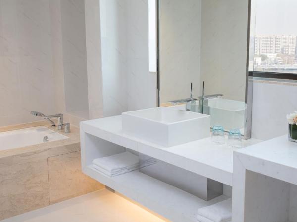 Courtyard by Marriott Shanghai Changfeng Park : photo 4 de la chambre chambre lits jumeaux premier
