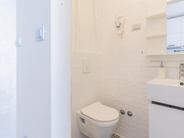 L&B Old Town Studio Apartments : photo 2 de la chambre appartement