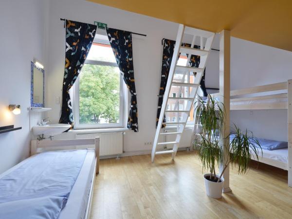 Townside Hostel Bremen : photo 1 de la chambre lit dans dortoir mixte de 7 lits 