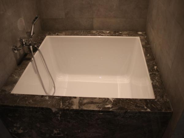 LN Dongfang Hotel Pazhou-Free Shuttle Buses and Registration Counter for Purchasing Agents during the Canton Fair : photo 6 de la chambre chambre lit king-size affaires