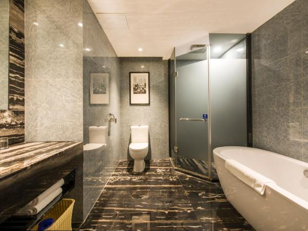 La Perle International Hotel - Free shuttle between hotel and Exhibition Center during Canton Fair & Exhibitor registration Counter : photo 8 de la chambre suite 2 chambres