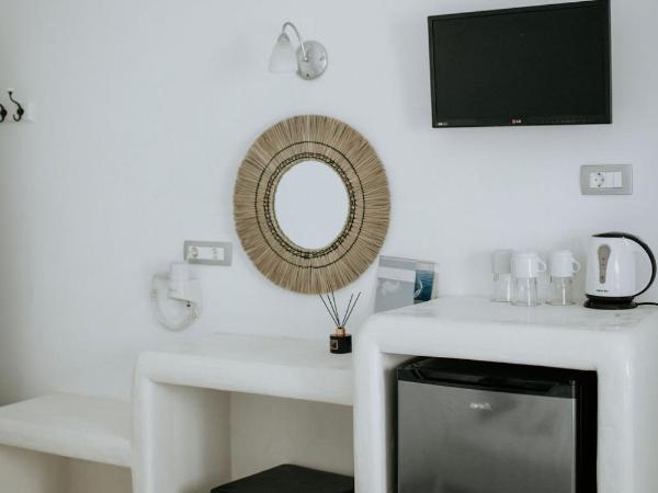 Hotel Thirasia : photo 6 de la chambre chambre triple