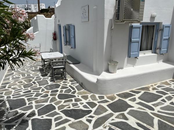 Villa Margarita : photo 10 de la chambre chambre triple - vue sur jardin