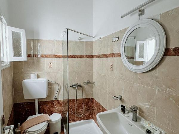 Hotel Thirasia : photo 8 de la chambre chambre double ou lits jumeaux avec balcon