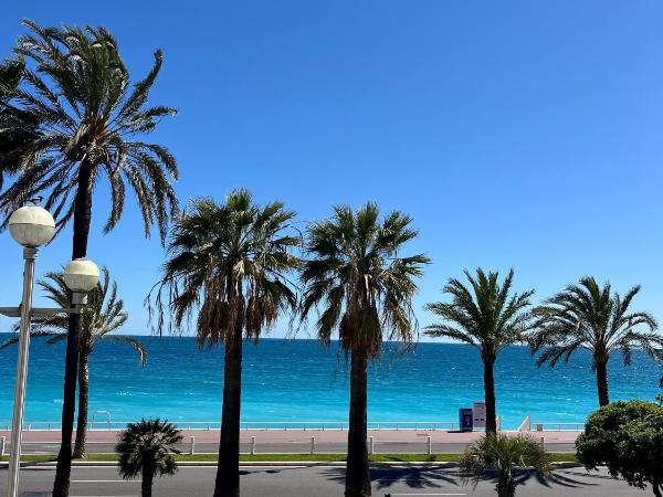 Hotel Flots d'Azur : photo 2 de la chambre chambre double confort avec balcon - vue sur mer