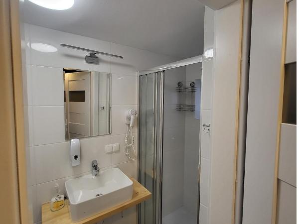 Dom Wczasowo Rekreacyjny Zgoda : photo 4 de la chambre chambre quadruple en duplex