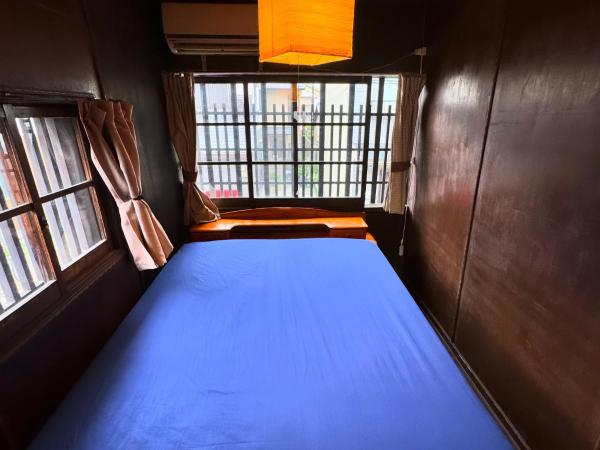 Hostel Mundo : photo 4 de la chambre chambre double avec salle de bains commune