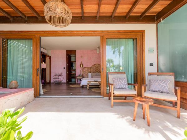 Mi Amor Boutique Hotel-Adults Only : photo 1 de la chambre hébergement - vue partielle sur mer