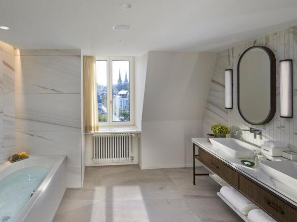 Mandarin Oriental Palace, Luzern : photo 3 de la chambre suite tour - vue sur lac