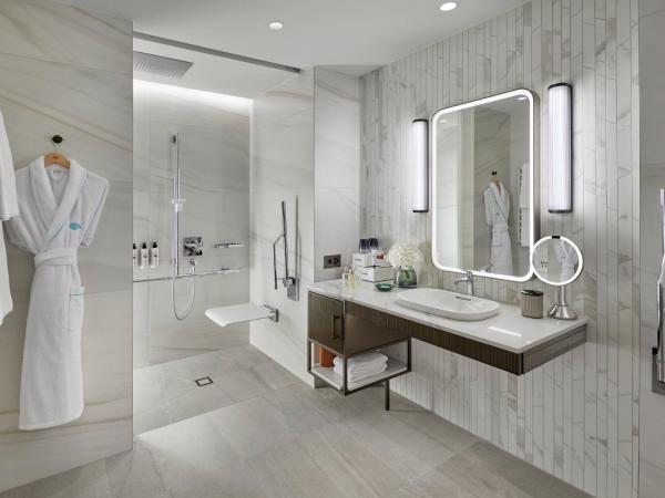 Mandarin Oriental Palace, Luzern : photo 1 de la chambre suite junior accessible aux personnes à mobilité réduite - vue sur lac