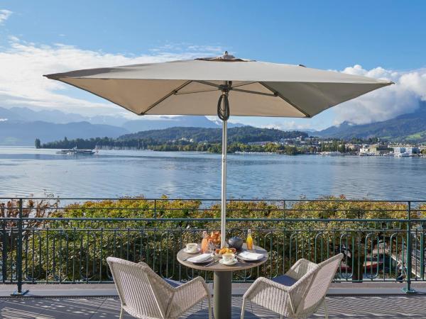Mandarin Oriental Palace, Luzern : photo 4 de la chambre chambre supérieure avec terrasse - vue sur lac