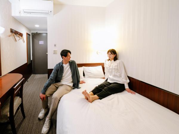 Hotel Hillarys : photo 3 de la chambre chambre double avec petit lit double et douche – non-fumeurs