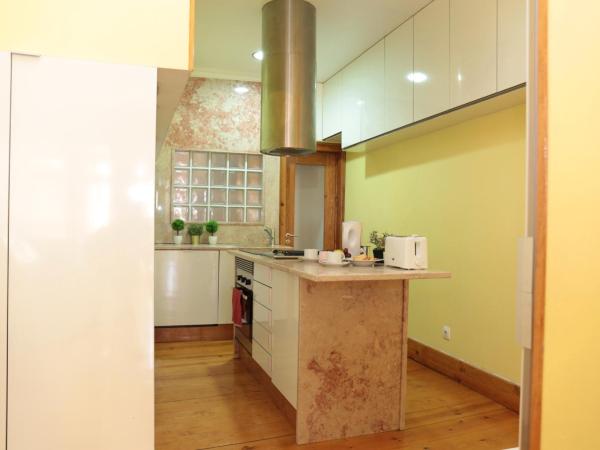 LX Factory guest house : photo 6 de la chambre petite chambre double