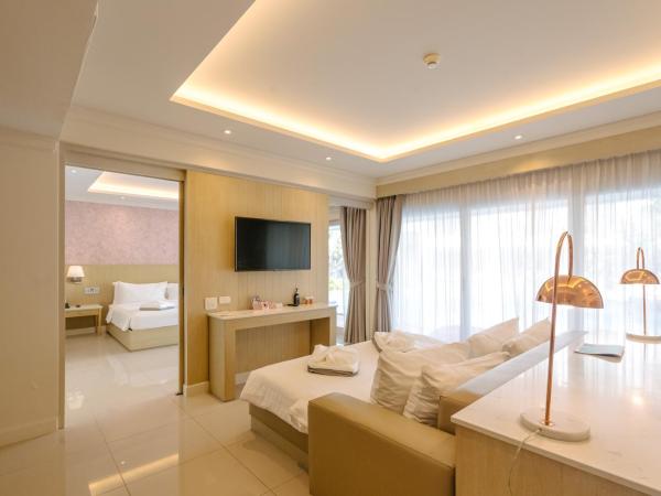 The Sea Cret Hua Hin : photo 3 de la chambre suite avec accès direct à la piscine