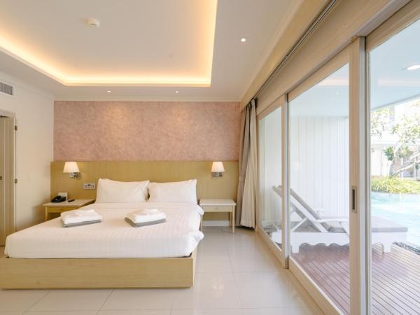 The Sea Cret Hua Hin : photo 5 de la chambre suite avec accès direct à la piscine