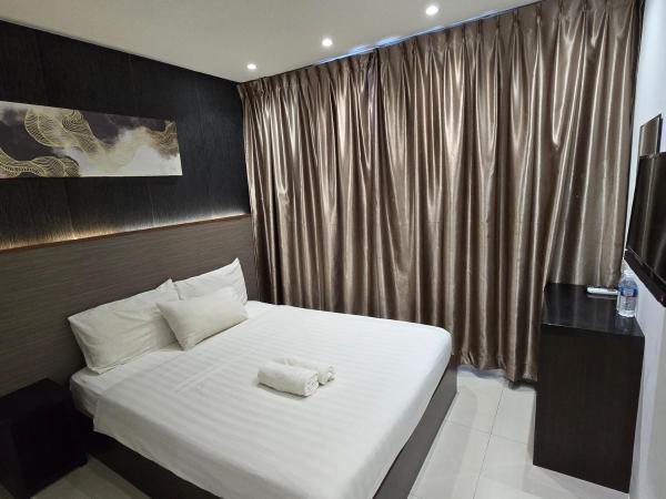 One Point Hotel : photo 3 de la chambre chambre lit queen-size avec fenêtre