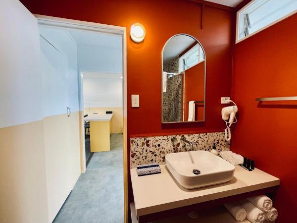 Mount Eden Motel : photo 5 de la chambre suite lit queen-size deluxe