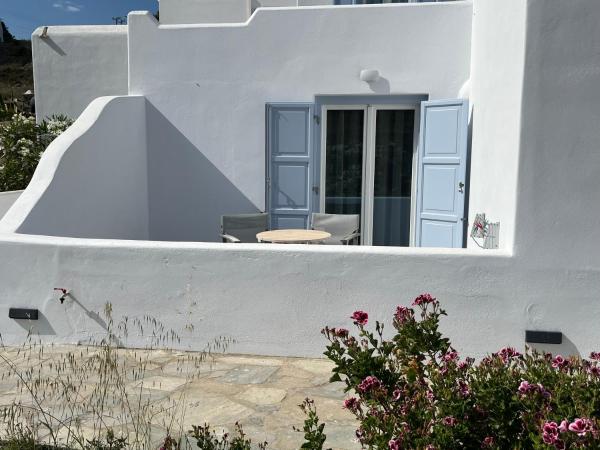 Villa Margarita : photo 7 de la chambre chambre double confort - vue sur jardin