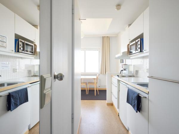 Töölö Towers : photo 5 de la chambre studio avec balcon 