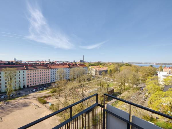 Töölö Towers : photo 8 de la chambre studio avec balcon 