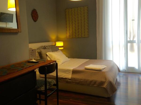 Ay Home B&B : photo 1 de la chambre chambre simple avec salle de bains commune