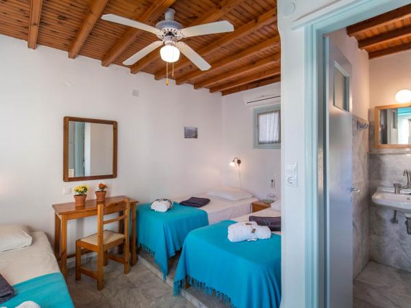 Pension Marias Sea View : photo 5 de la chambre chambre triple standard - vue sur mer