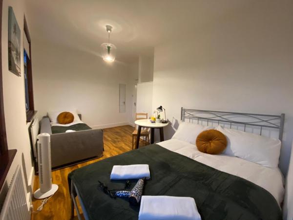 Comfy Private Bedrooms across the Euston Station : photo 9 de la chambre chambre triple