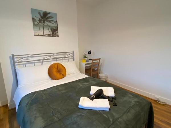 Comfy Private Bedrooms across the Euston Station : photo 8 de la chambre chambre double