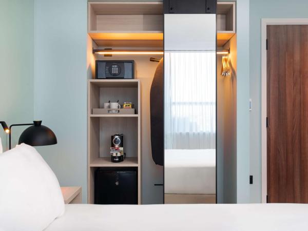 Hyatt Place London City East : photo 1 de la chambre luxueuse chambre king avec balcon