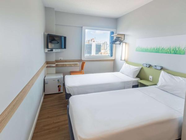 Ibis Budget Fortaleza Praia de Iracema : photo 3 de la chambre superior apartment with two single beds