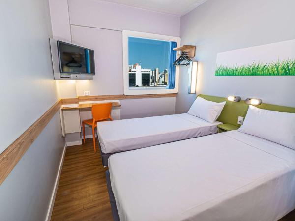 Ibis Budget Fortaleza Praia de Iracema : photo 4 de la chambre superior apartment with two single beds