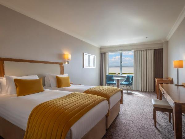 Salthill Hotel : photo 1 de la chambre hébergement lits jumeaux de luxe - vue sur mer