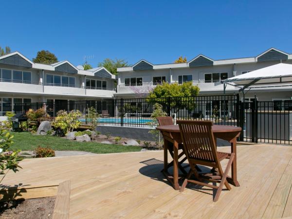 Anchorage Resort Taupo NZ : photo 4 de la chambre appartement 2 chambres - vue sur piscine