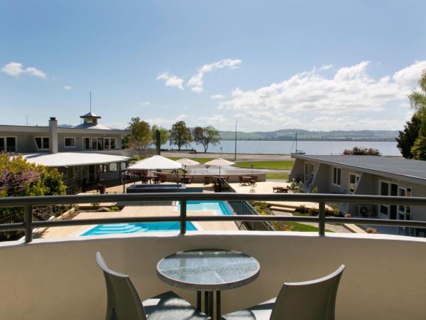 Anchorage Resort Taupo NZ : photo 2 de la chambre studio avec vue sur lac