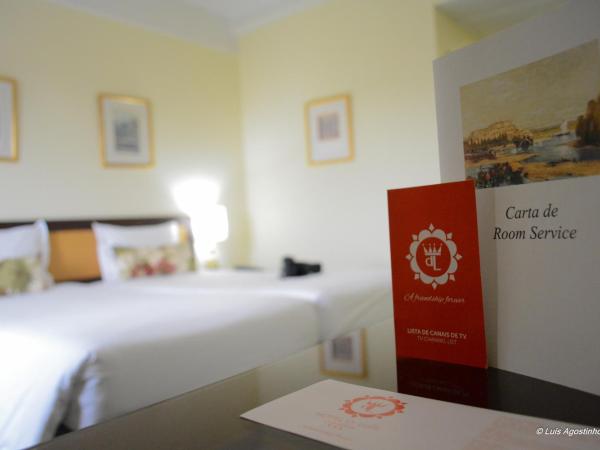 Hotel D. Luis : photo 6 de la chambre chambre double ou lits jumeaux - vue sur ville