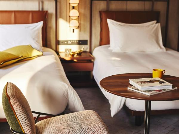 voco Osaka Central, an IHG Hotel : photo 6 de la chambre grande chambre lits jumeaux