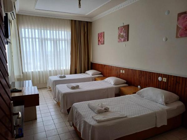 Lila butık hotel alanya : photo 1 de la chambre chambre triple