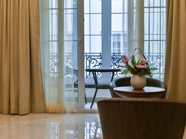 Accord Chrome : photo 4 de la chambre suite deluxe avec lit king-size