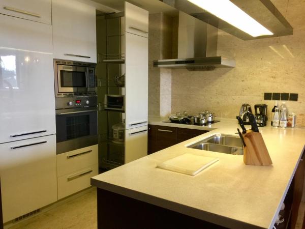 The Sandalwood Beijing Marriott Executive Apartments : photo 9 de la chambre one-bedroom apartment + 108㎡ + private bedroom + private living room + open-plan kitchen + laundry room + complimentary high-speed internet