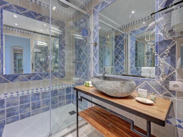 Le Mas D'aigret : photo 5 de la chambre chambre double ou lits jumeaux supérieure avec balcon ou terrasse