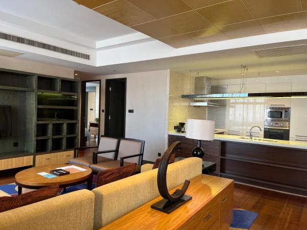 The Sandalwood Beijing Marriott Executive Apartments : photo 7 de la chambre two-bedroom apartment + 200㎡ + private bedroom + private living room + open-plan kitchen + laundry room + complimentary high-speed internet