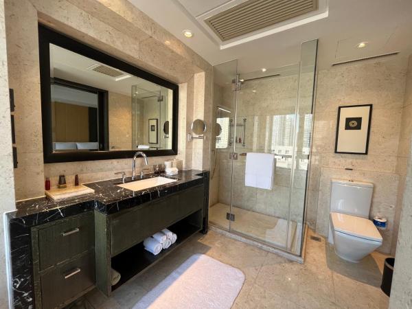 The Sandalwood Beijing Marriott Executive Apartments : photo 10 de la chambre two-bedroom apartment + 200㎡ + private bedroom + private living room + open-plan kitchen + laundry room + complimentary high-speed internet