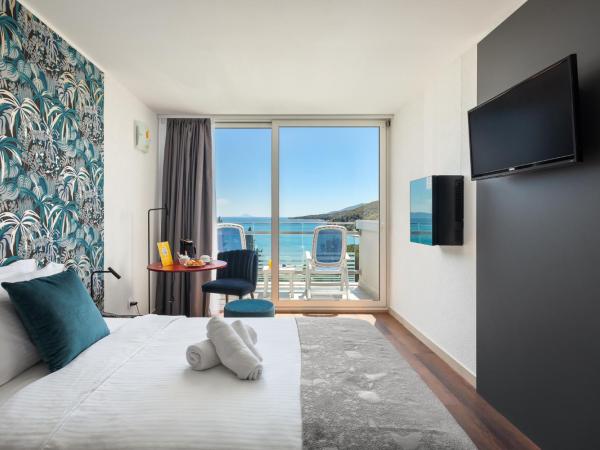 Hotel Mimosa Lido Palace - Maslinica Hotels & Resorts : photo 2 de la chambre chambre simple de luxe - vue sur mer