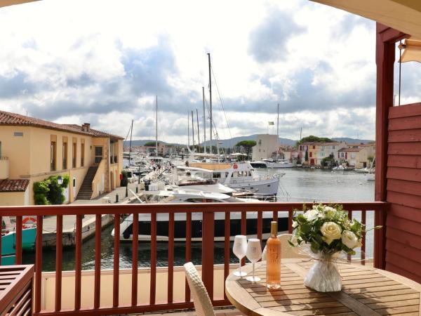 Le Suffren Hôtel : photo 6 de la chambre suite prestige avec terrasse - vue sur port de plaisance